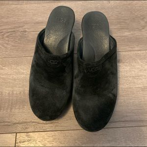 UGG close toed miles